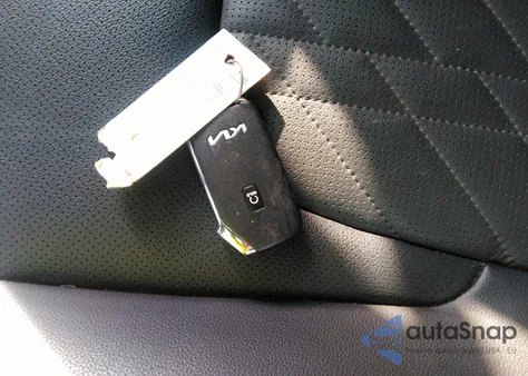 2023 Kia Sportage Plug-In Hybrid X-Line z USA, uszkodzony, nr VIN KNDPYDAH2P7093303